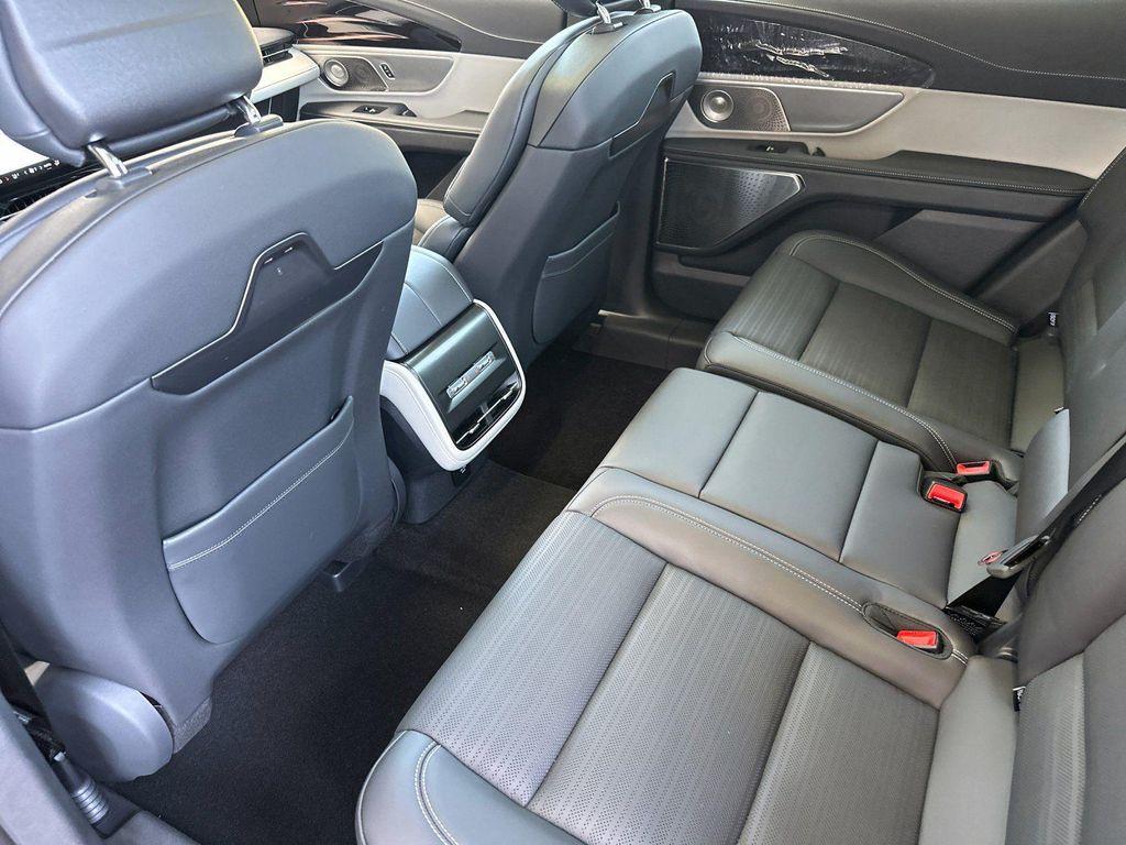 new 2025 Lincoln Nautilus car, priced at $71,230