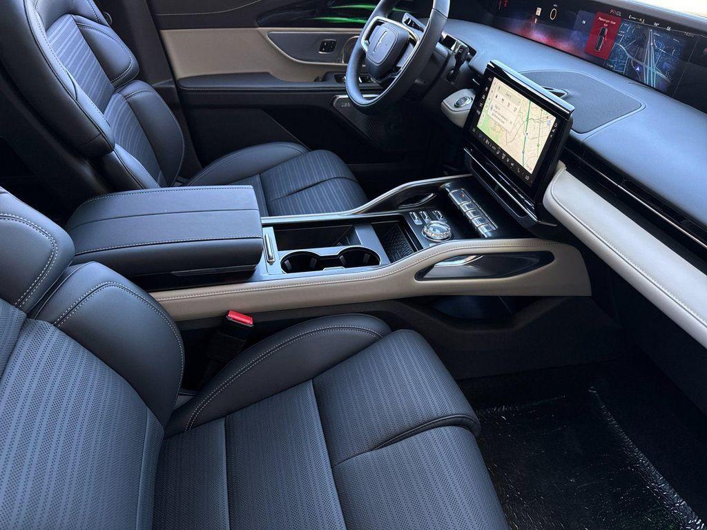 new 2025 Lincoln Nautilus car, priced at $71,980