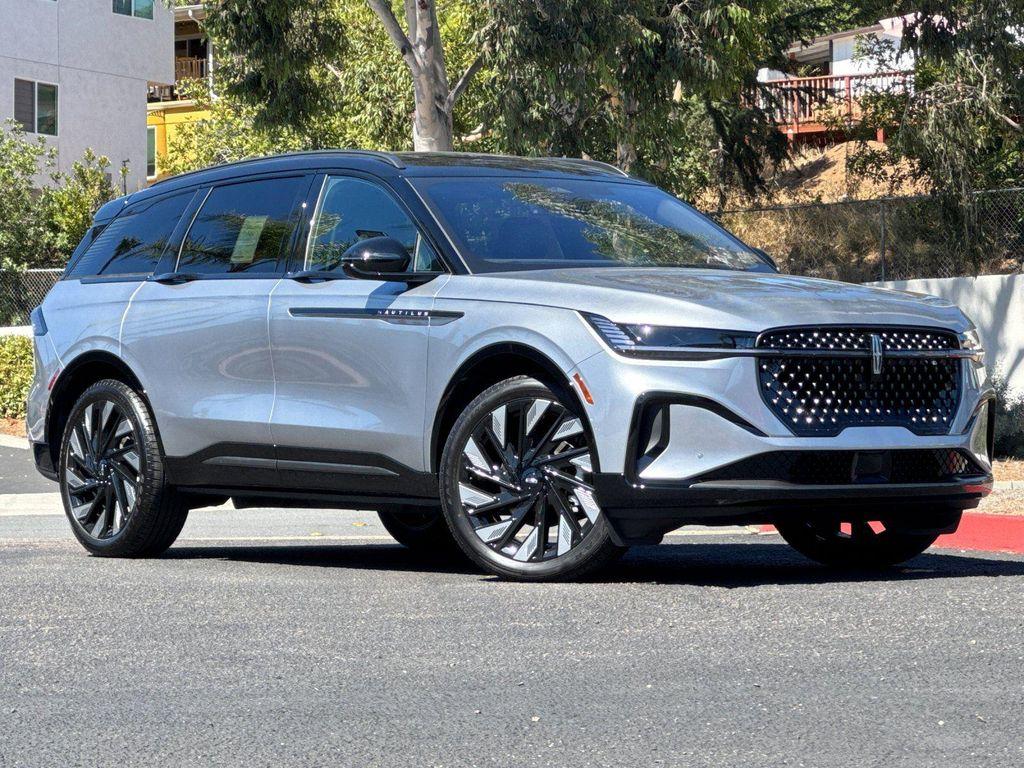 new 2025 Lincoln Nautilus car, priced at $70,275