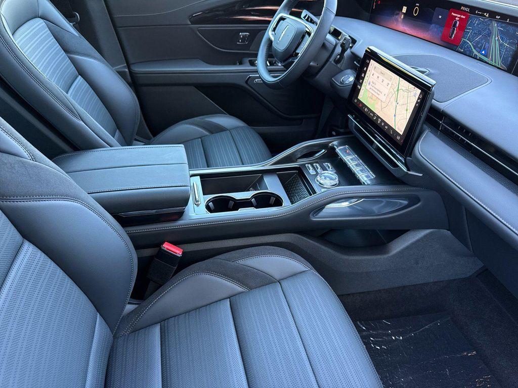 new 2025 Lincoln Nautilus car, priced at $70,275