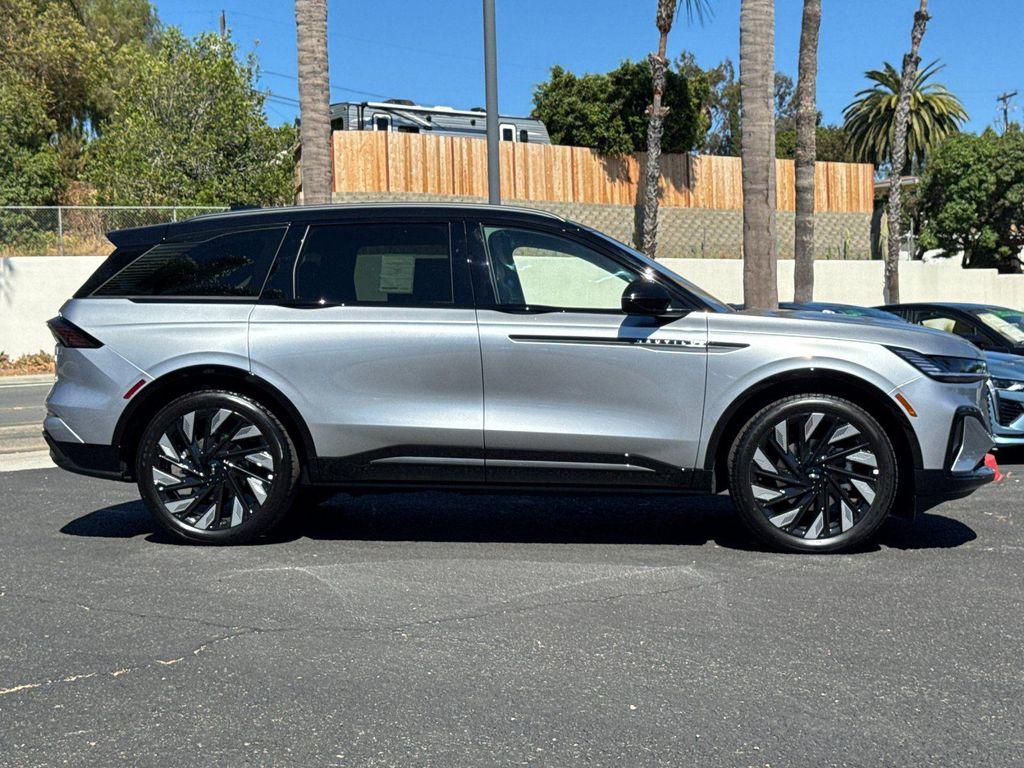 new 2025 Lincoln Nautilus car, priced at $70,275