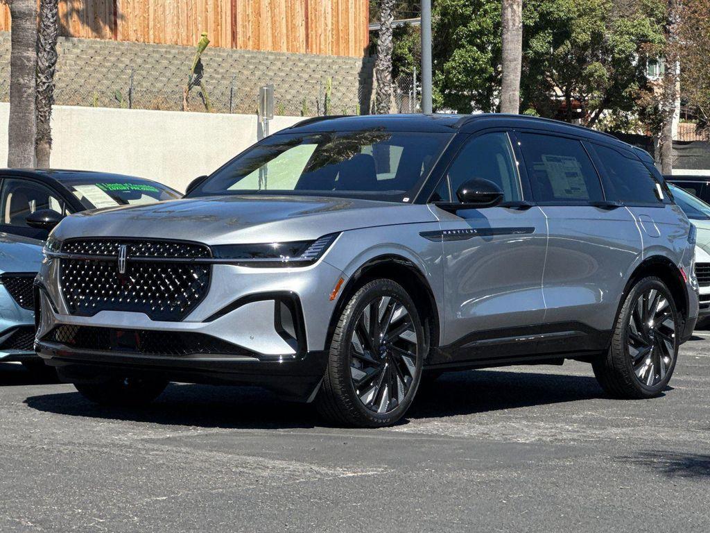 new 2025 Lincoln Nautilus car, priced at $70,275