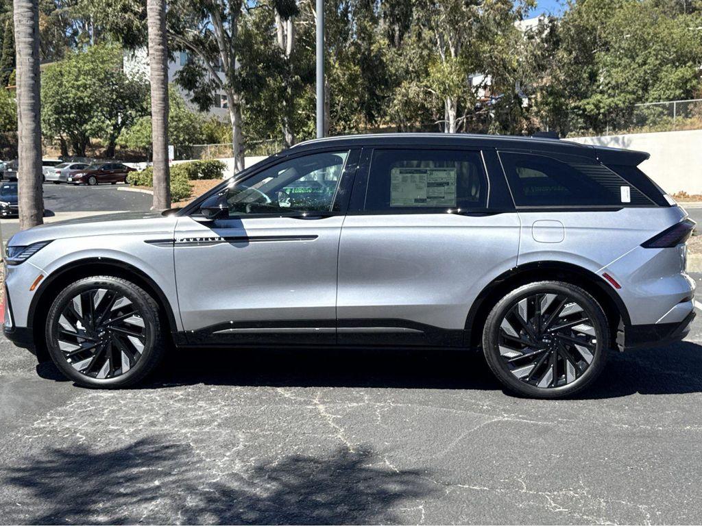 new 2025 Lincoln Nautilus car, priced at $70,275