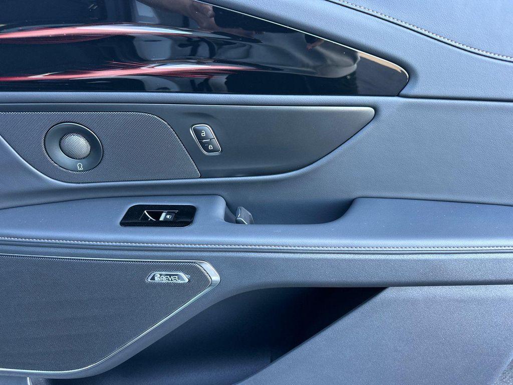 new 2025 Lincoln Nautilus car, priced at $66,455