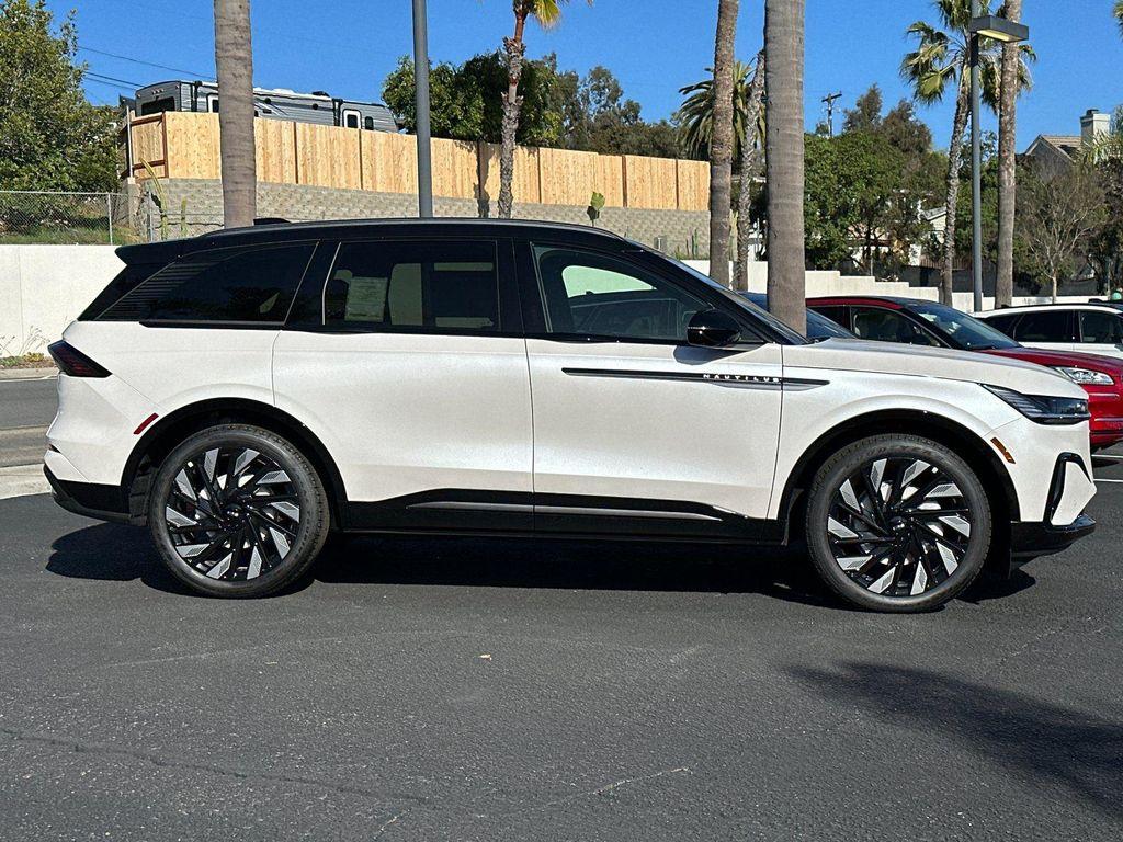 new 2025 Lincoln Nautilus car, priced at $66,455