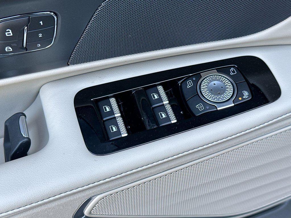 new 2025 Lincoln Nautilus car, priced at $59,535