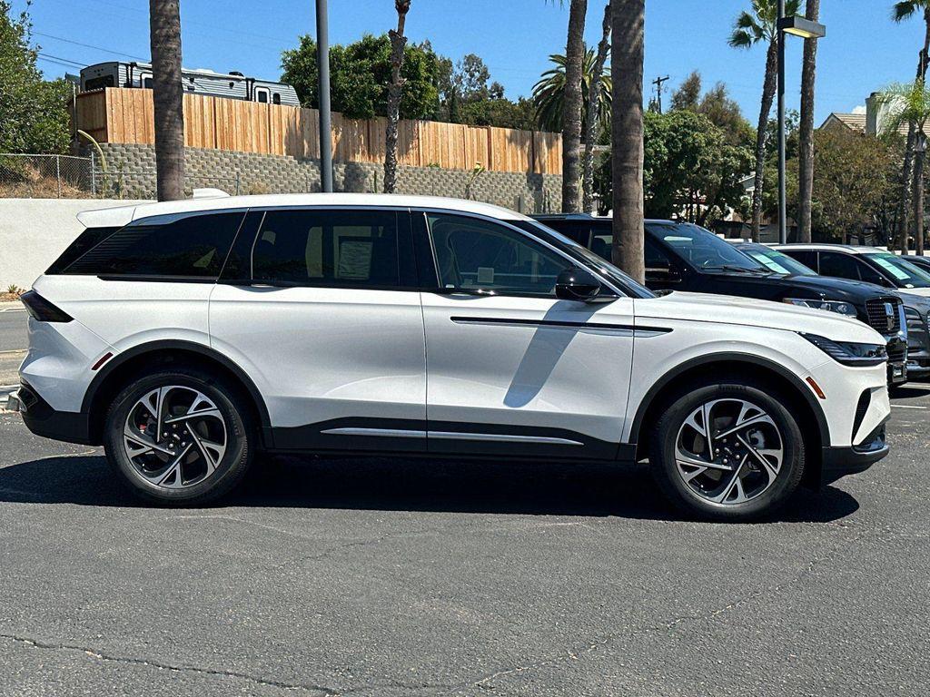 new 2025 Lincoln Nautilus car, priced at $59,535