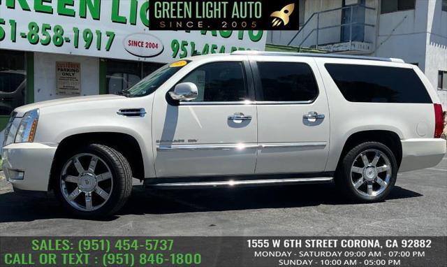 used 2013 Cadillac Escalade ESV car, priced at $14,995