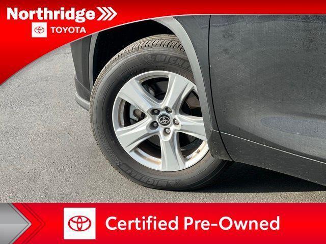 used 2023 Toyota Highlander car, priced at $36,995