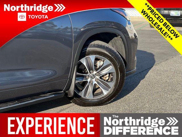 used 2022 Toyota Highlander car, priced at $33,495