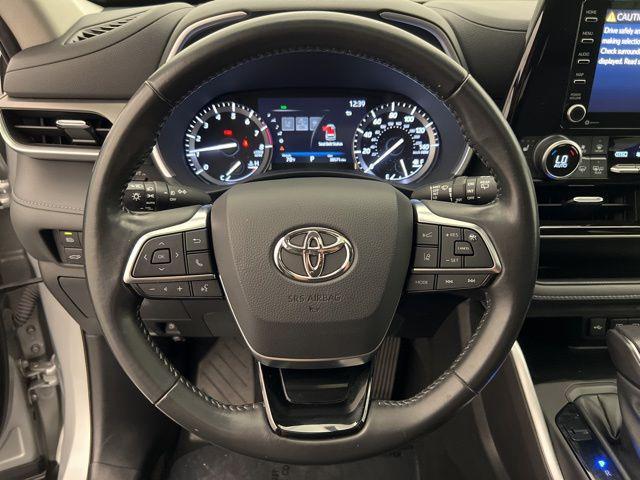 used 2021 Toyota Highlander car, priced at $36,991