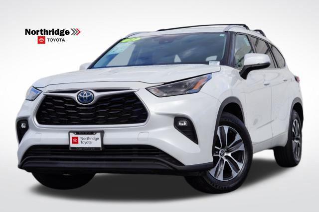 used 2022 Toyota Highlander Hybrid car, priced at $29,990
