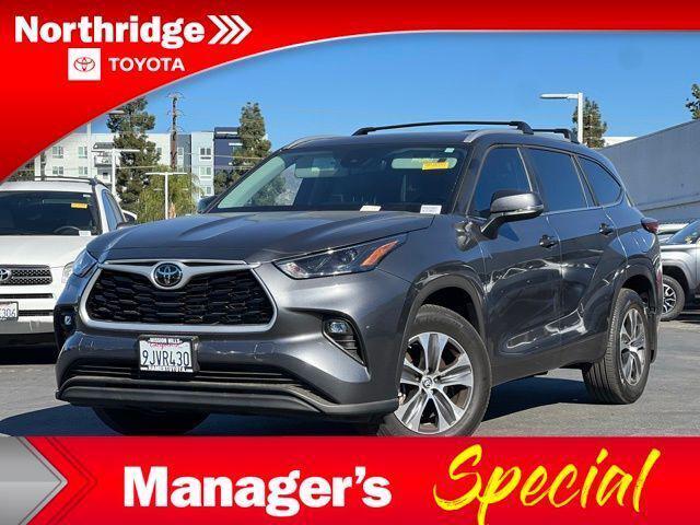 used 2023 Toyota Highlander car, priced at $40,995