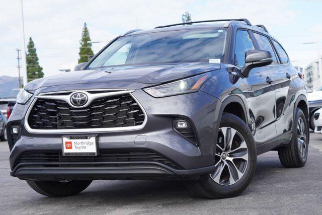used 2024 Toyota Highlander car, priced at $42,550