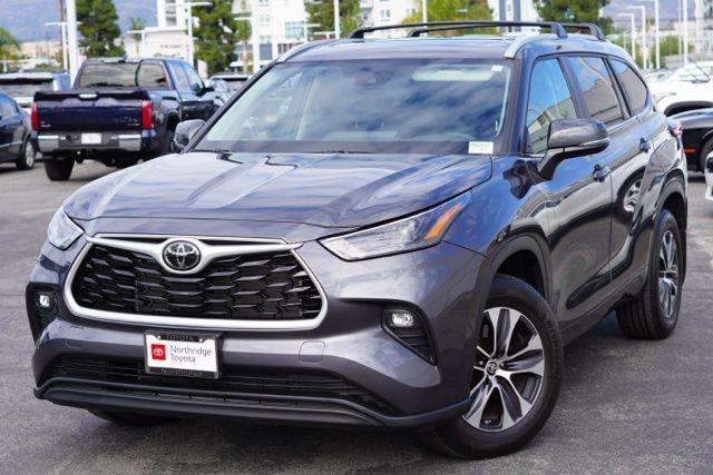 used 2024 Toyota Highlander car, priced at $42,550
