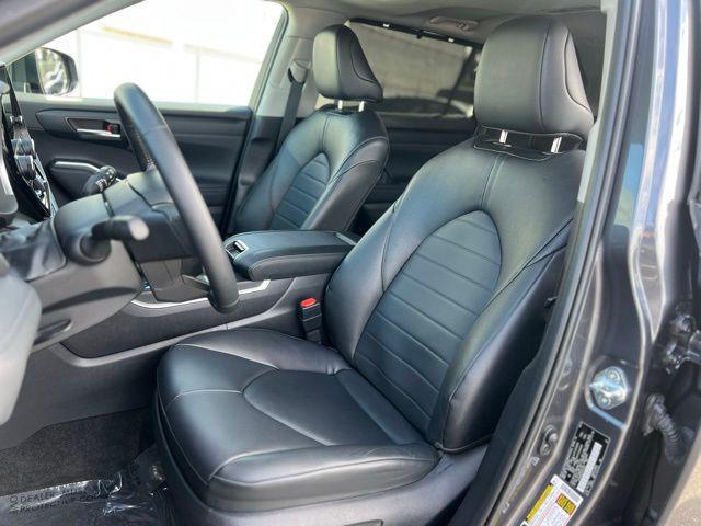 used 2024 Toyota Highlander car, priced at $42,550