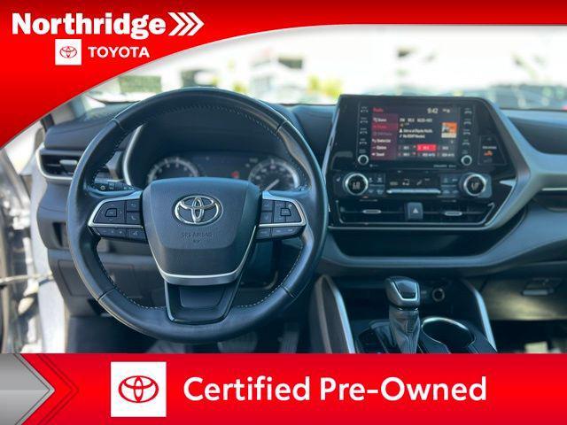used 2022 Toyota Highlander car, priced at $38,250