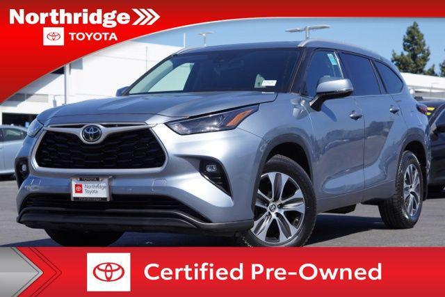 used 2022 Toyota Highlander car, priced at $38,250