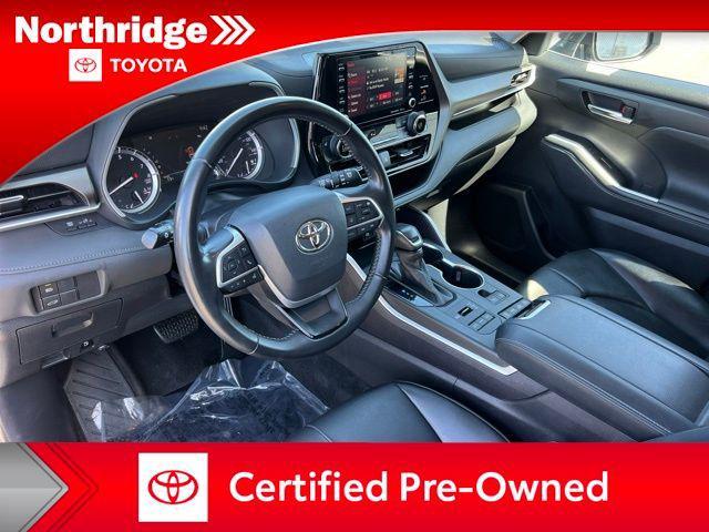 used 2022 Toyota Highlander car, priced at $38,250