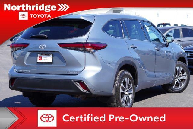used 2022 Toyota Highlander car, priced at $38,250