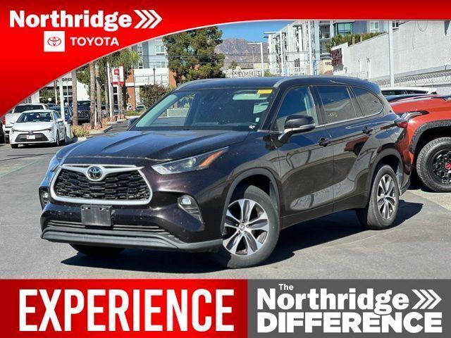 used 2022 Toyota Highlander car, priced at $34,325