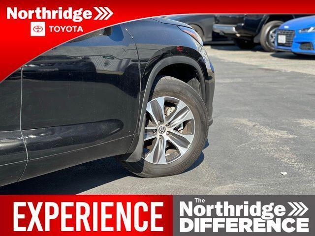 used 2022 Toyota Highlander car, priced at $36,895