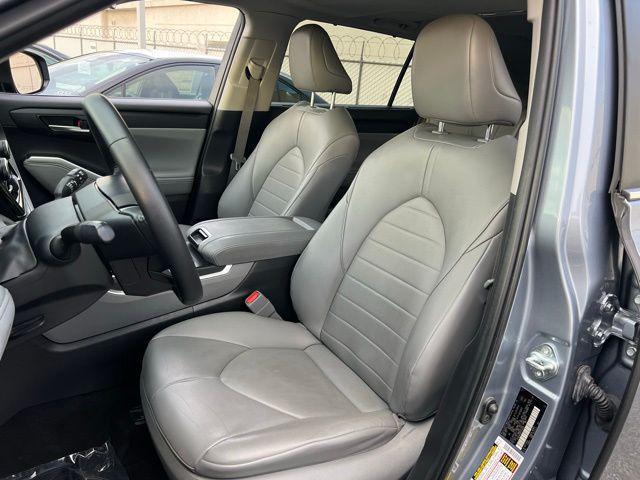 used 2024 Toyota Highlander car, priced at $40,490