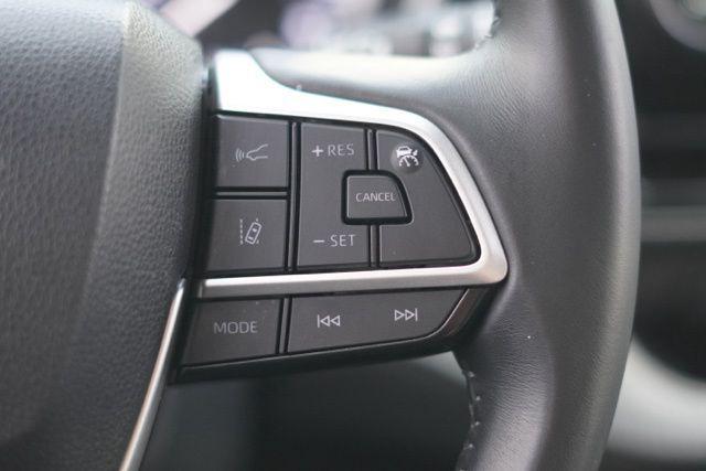 used 2024 Toyota Highlander car, priced at $40,490