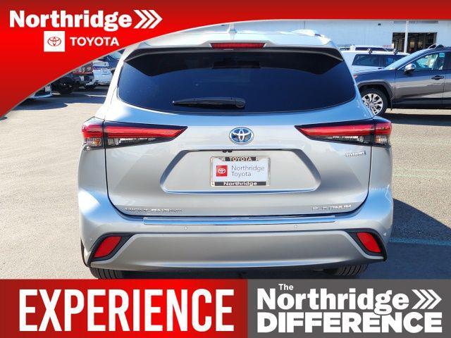 used 2021 Toyota Highlander Hybrid car, priced at $34,555