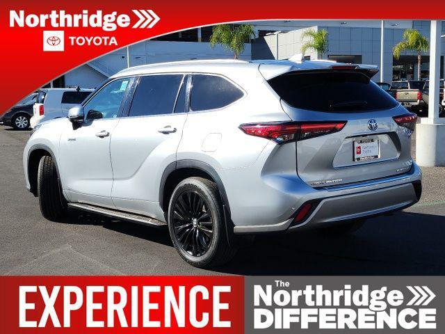 used 2021 Toyota Highlander Hybrid car, priced at $34,555