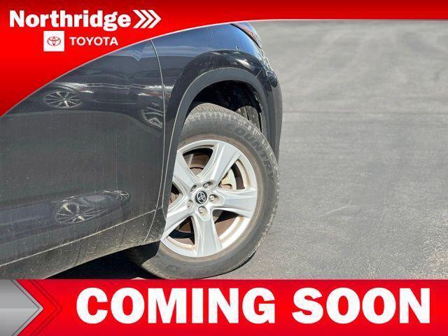 used 2023 Toyota Highlander car, priced at $36,488