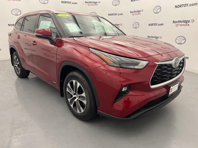 used 2022 Toyota Highlander Hybrid car, priced at $35,350