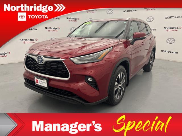 used 2022 Toyota Highlander Hybrid car, priced at $35,350
