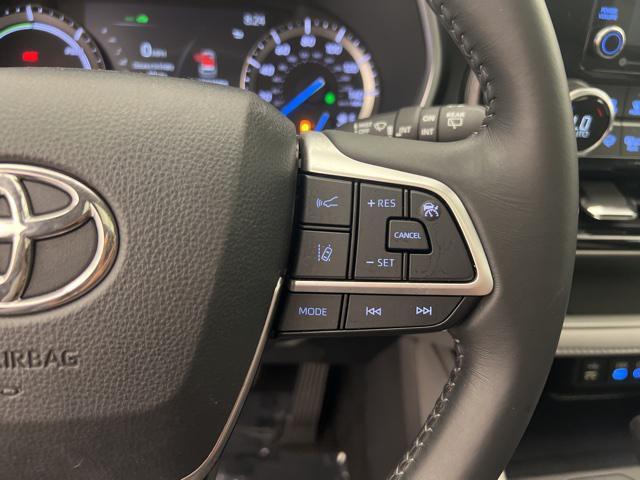 used 2022 Toyota Highlander Hybrid car, priced at $35,350