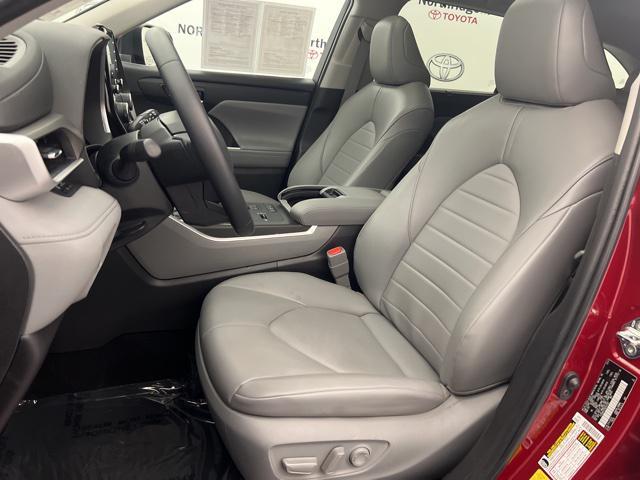 used 2022 Toyota Highlander Hybrid car, priced at $35,350