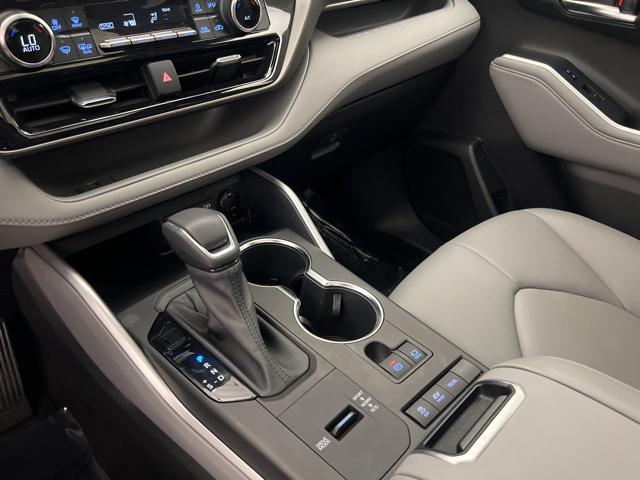 used 2022 Toyota Highlander Hybrid car, priced at $35,350