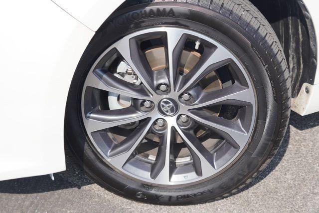used 2017 Toyota Avalon Hybrid car, priced at $17,995
