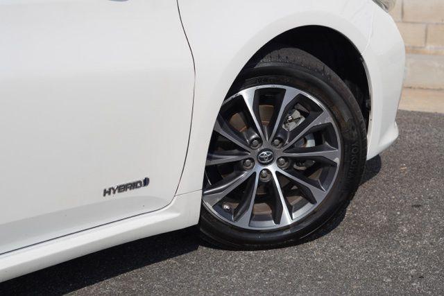 used 2017 Toyota Avalon Hybrid car, priced at $17,995