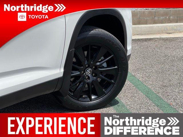 used 2019 Toyota Highlander car, priced at $27,950