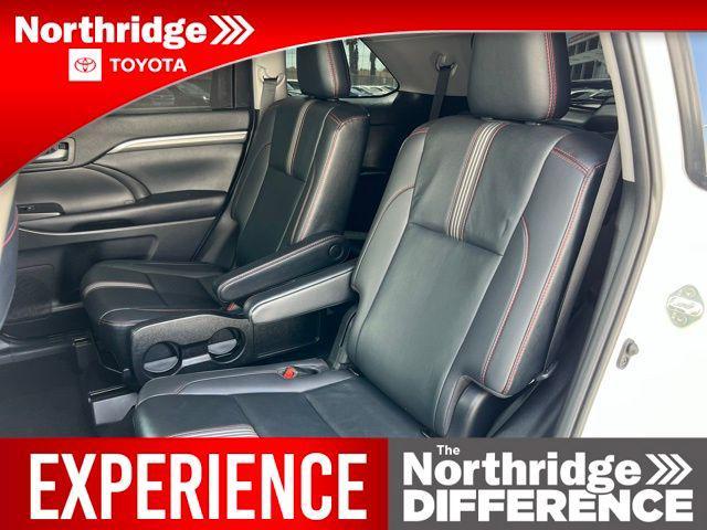used 2019 Toyota Highlander car, priced at $27,950