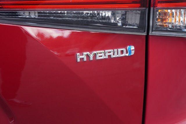used 2022 Toyota Highlander Hybrid car, priced at $39,355
