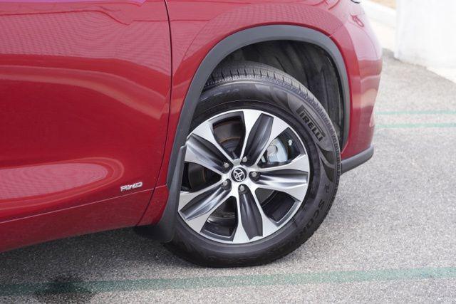 used 2022 Toyota Highlander Hybrid car, priced at $39,355