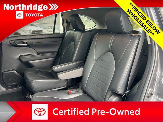 used 2024 Toyota Highlander car, priced at $37,650
