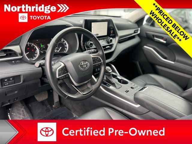 used 2024 Toyota Highlander car, priced at $37,650