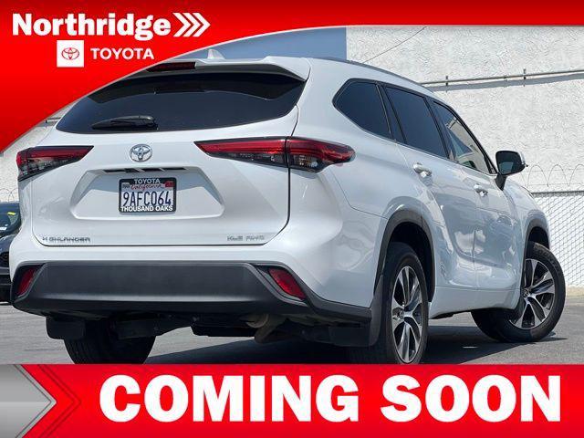 used 2022 Toyota Highlander car, priced at $37,990