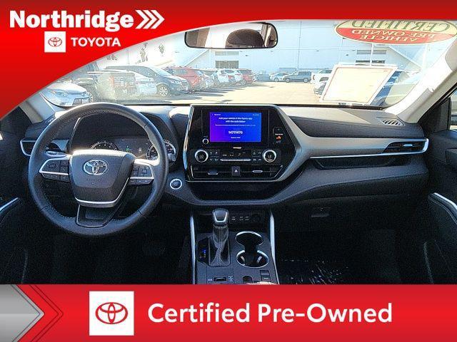 used 2024 Toyota Highlander car, priced at $41,995