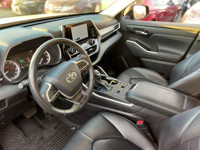 used 2023 Toyota Highlander car, priced at $38,995