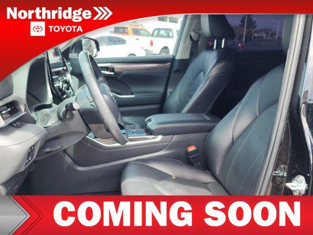 used 2023 Toyota Highlander car, priced at $41,500