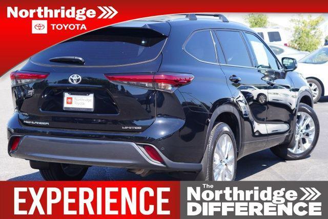 used 2023 Toyota Highlander car, priced at $41,500