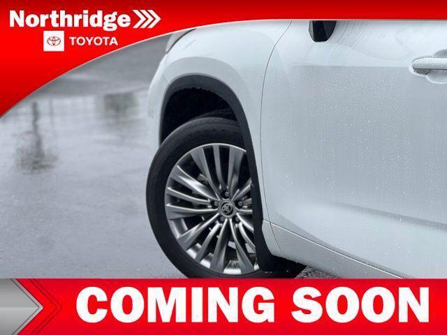 used 2022 Toyota Highlander car, priced at $46,995